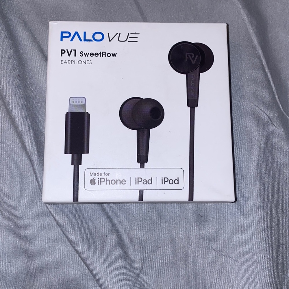 Headphones to connect to iPhone